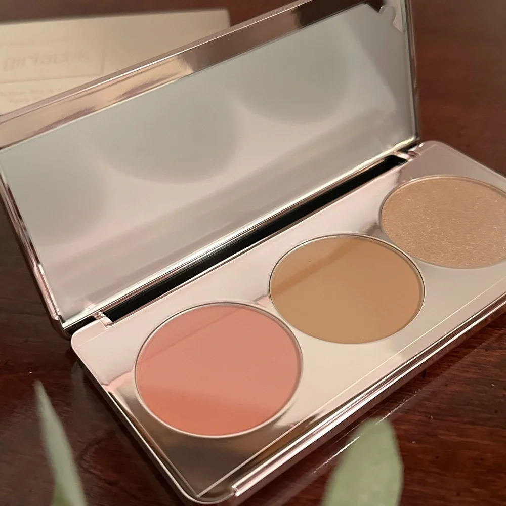 GIRLACTIK Blush Me & Glow Face Palette in Blush Me LIGHT Blush Bronzer Highlight